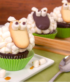 Edy's ice cream decorated as sheep