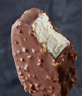 Haagen das vanilla milk chocolate almond ice cream bar