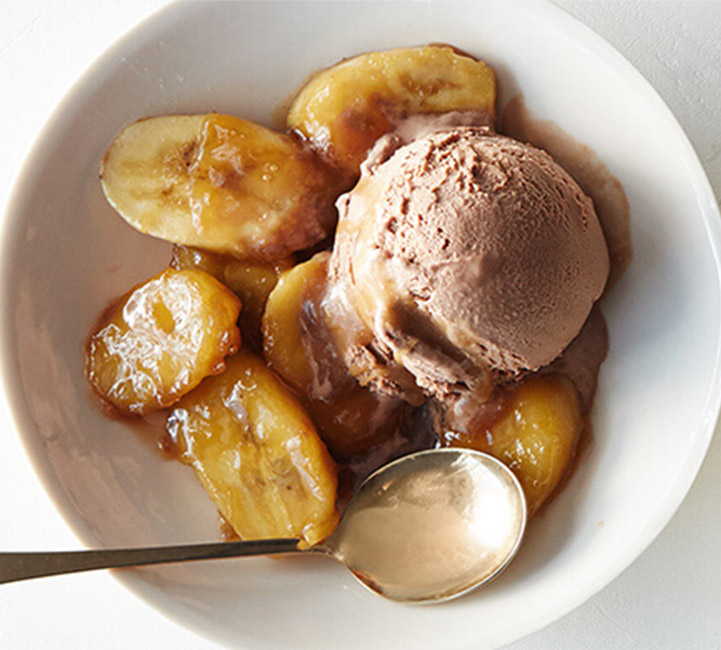 Haagen Dazs warm ginger and banana with chocolate ice cream in a bowl